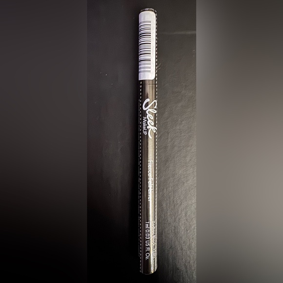 Sleek MakeUP Felt Liner Eyeliner Zodiac Black New Sealed - Picture 3 of 3